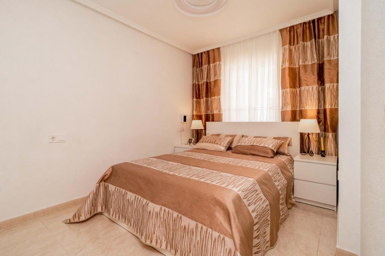 Apartamento Asta Torrevieja Exterior foto