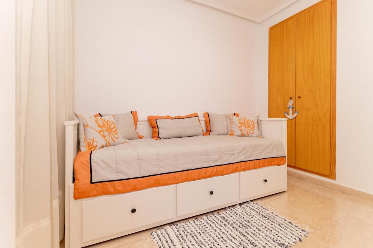 Apartamento Asta Torrevieja Exterior foto